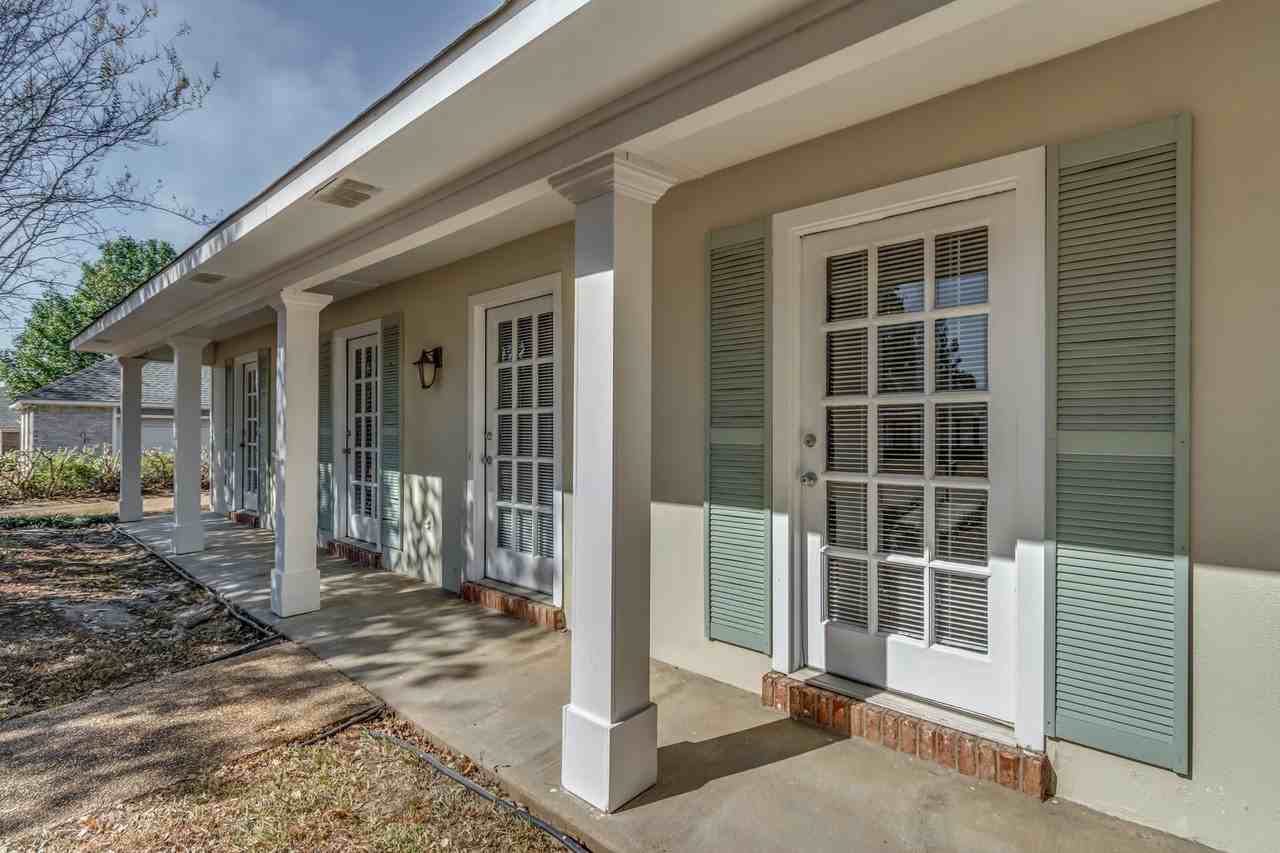 125 Eastwood Dr - Photo 4 of 50