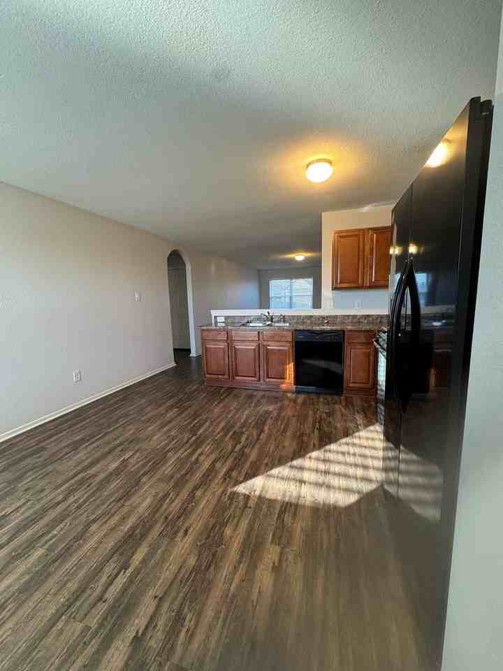 3706 Churchill Dr - Photo 2 of 16