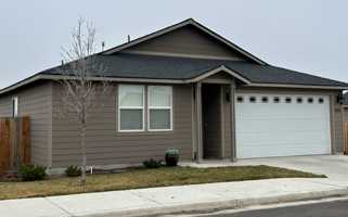 featured image of 898 Se Strawberry Ln