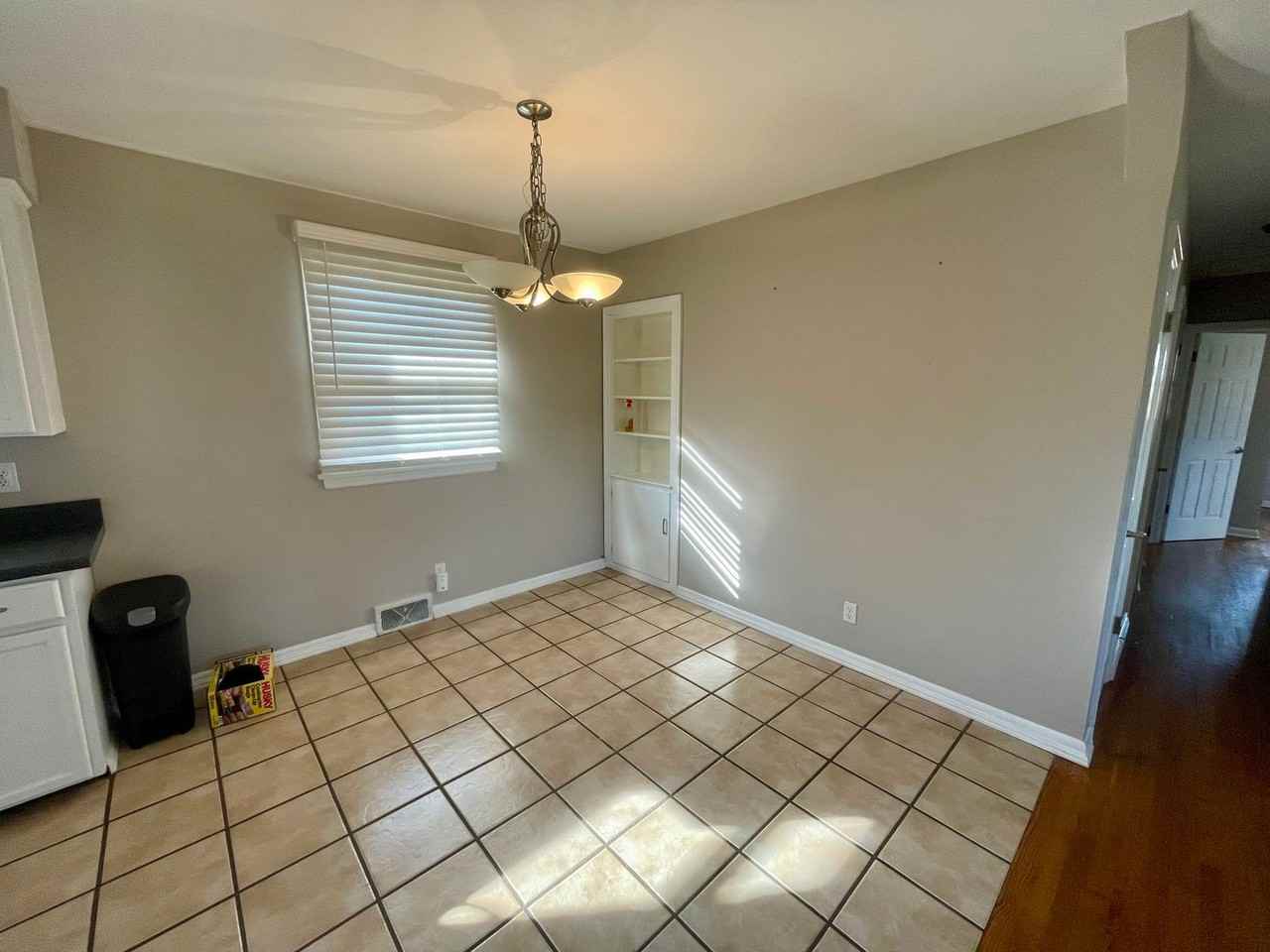 727 Sandusky Dr - Photo 3 of 20