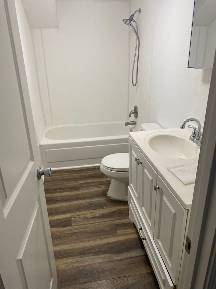 803 Wilkes Blvd - Photo 2 of 14