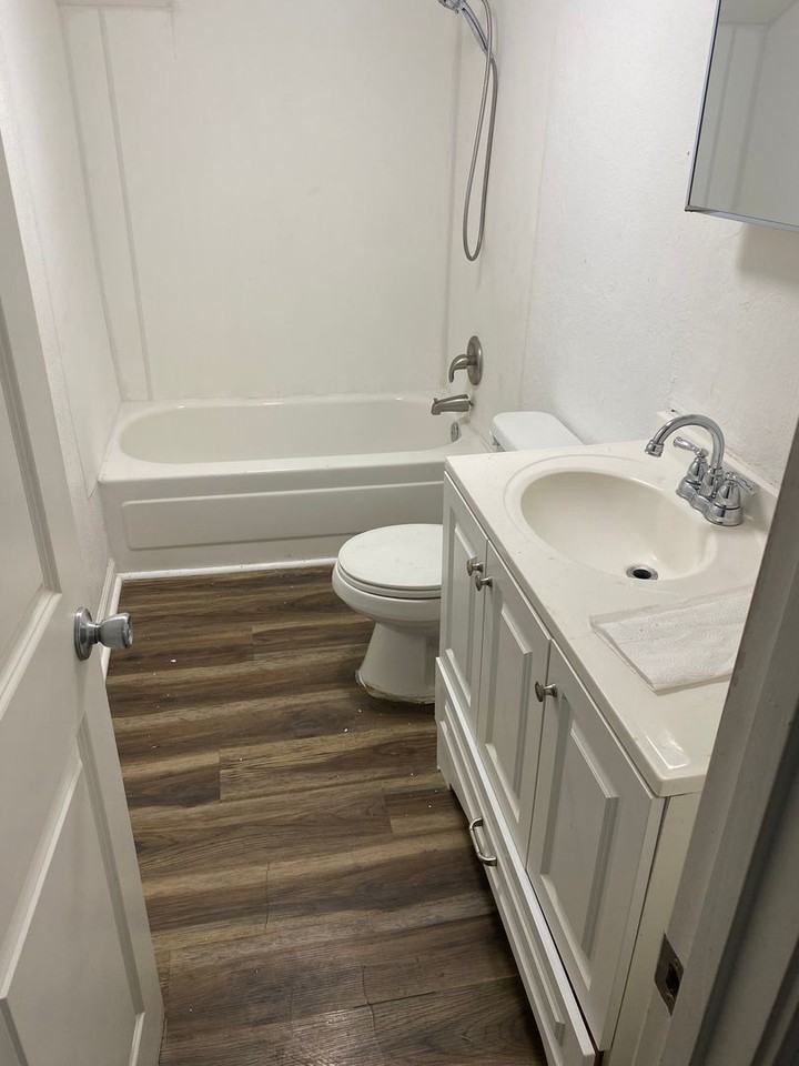 803 Wilkes Blvd - Photo 3 of 14
