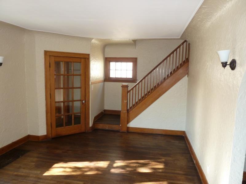 719 11th St Nw - Photo 3 of 6