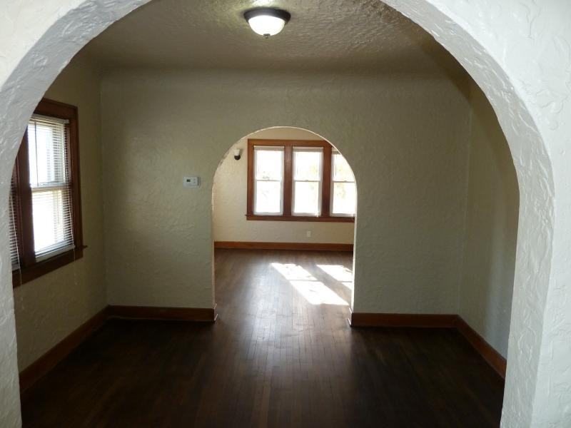 719 11th St Nw - Photo 4 of 6