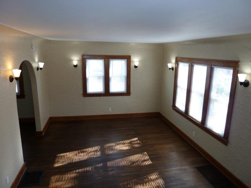 719 11th St Nw - Photo 5 of 6