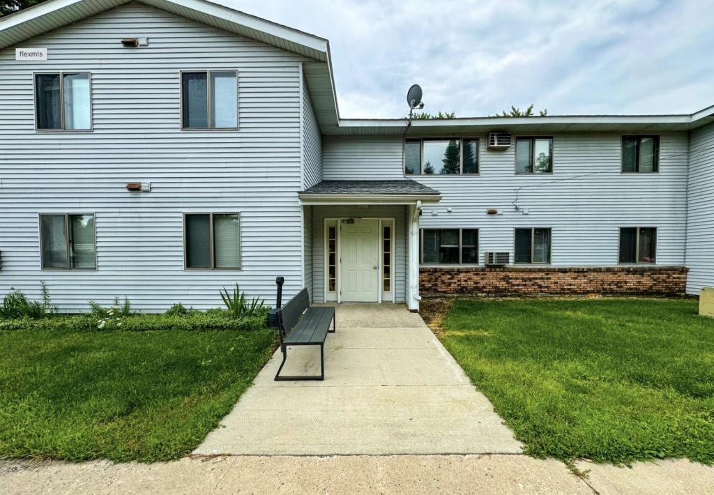 209 5th St E - Photo 2 of 11