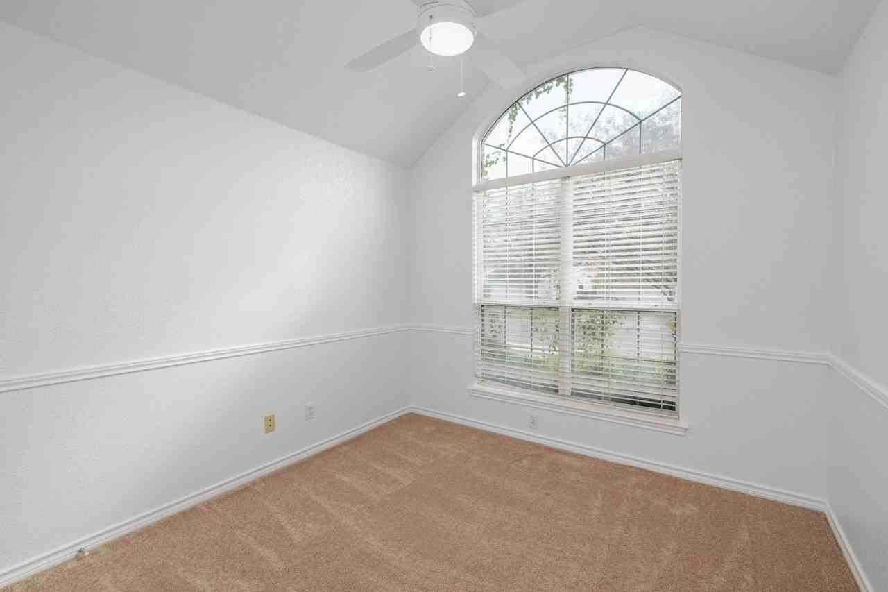 1816 Pearce Ct - Photo 2 of 20