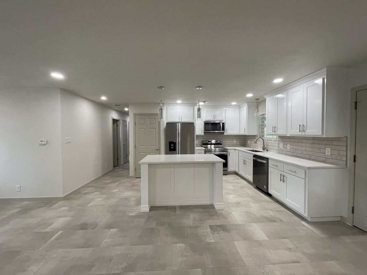 109 Green Meadows Blvd - Photo 3 of 18