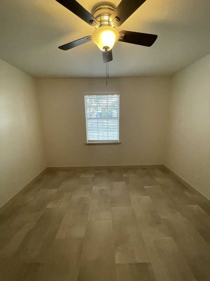 109 Green Meadows Blvd - Photo 6 of 18