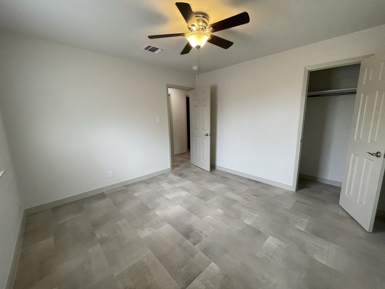 109 Green Meadows Blvd - Photo 3 of 18