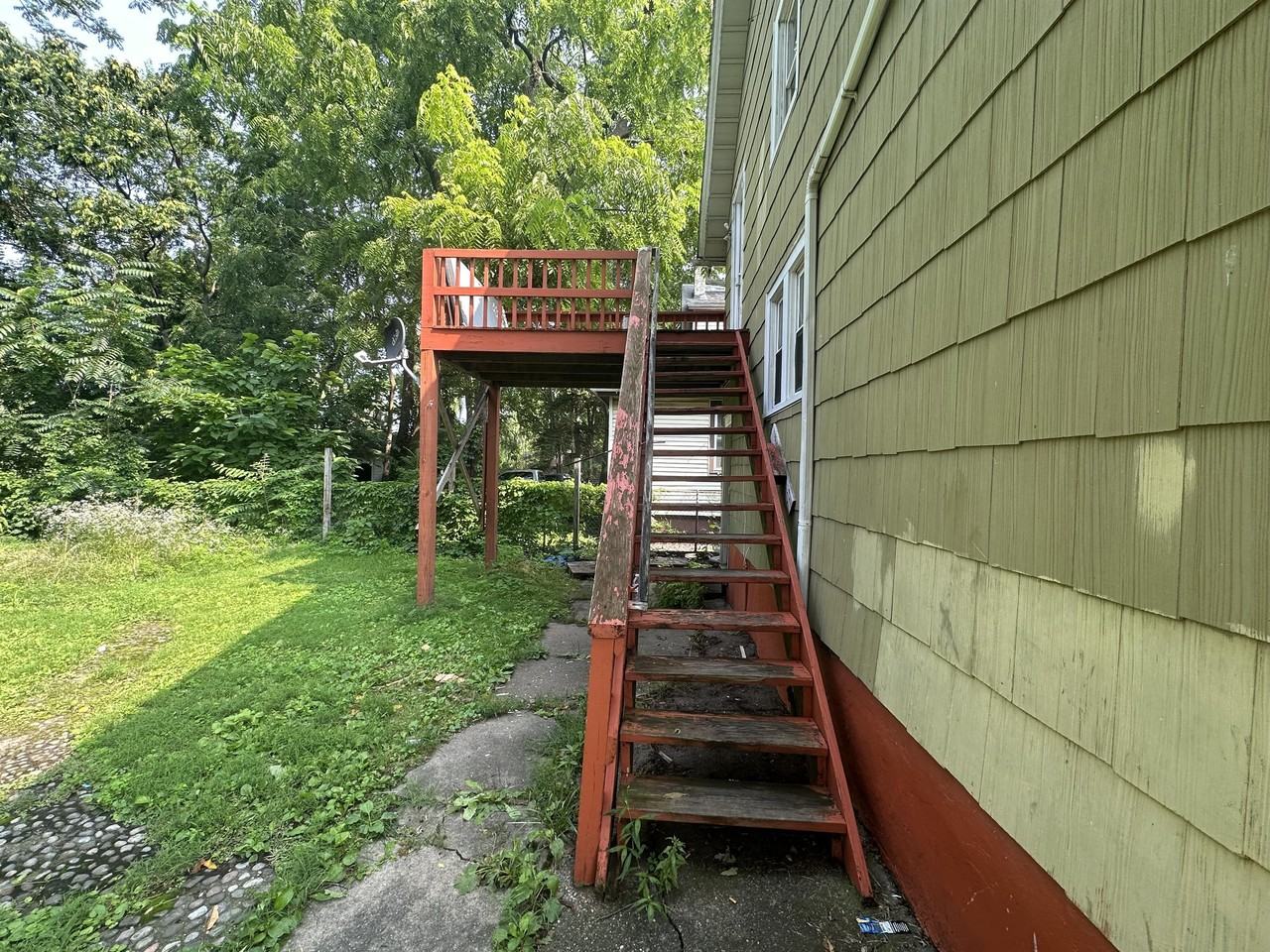 1 8th St - Photo 3 of 9