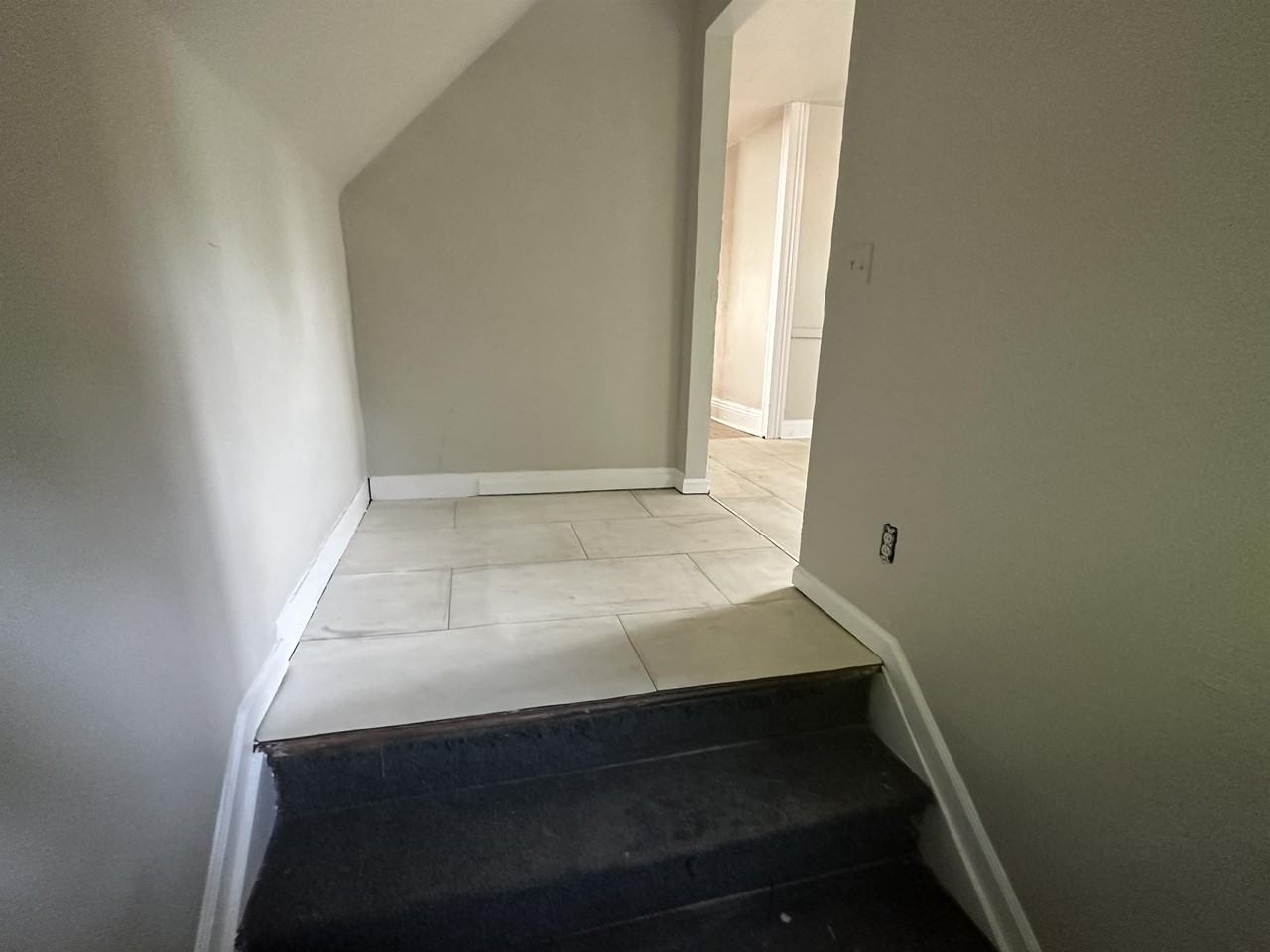 1 8th St - Photo 2 of 9
