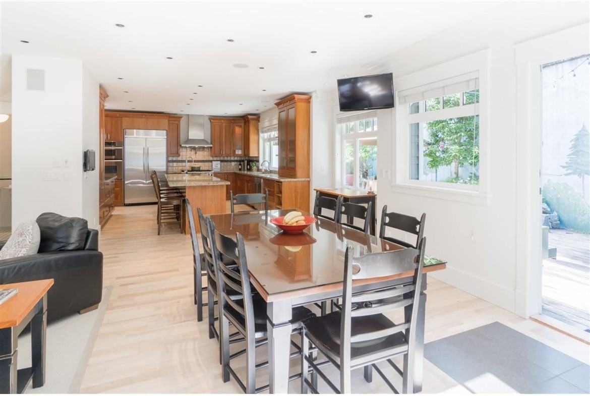 1232 Harris Avenue - Photo 3 of 16