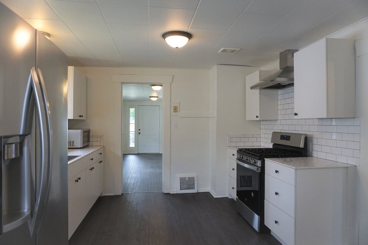 1306 W North St - Photo 3 of 7