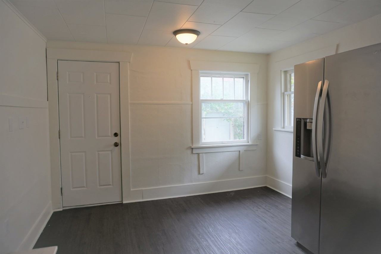 1306 W North St - Photo 4 of 7