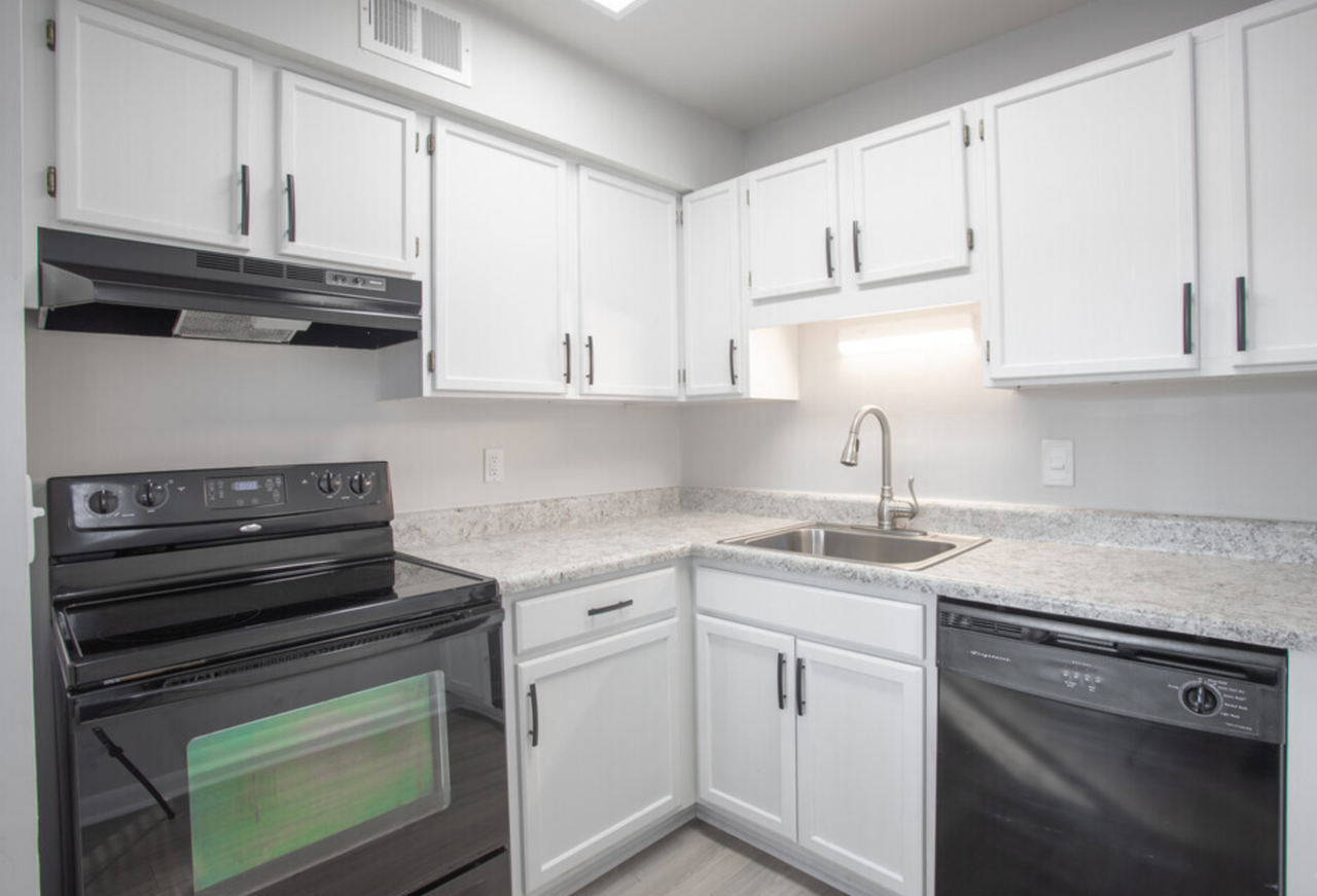 Autumn Lakes Apartments - Photo 7 of 29
