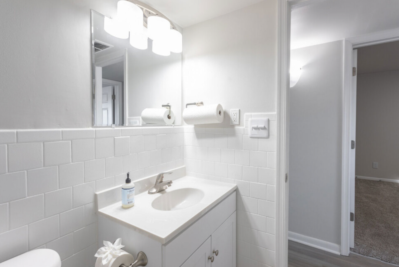 Autumn Lakes Apartments - Photo 2 of 22