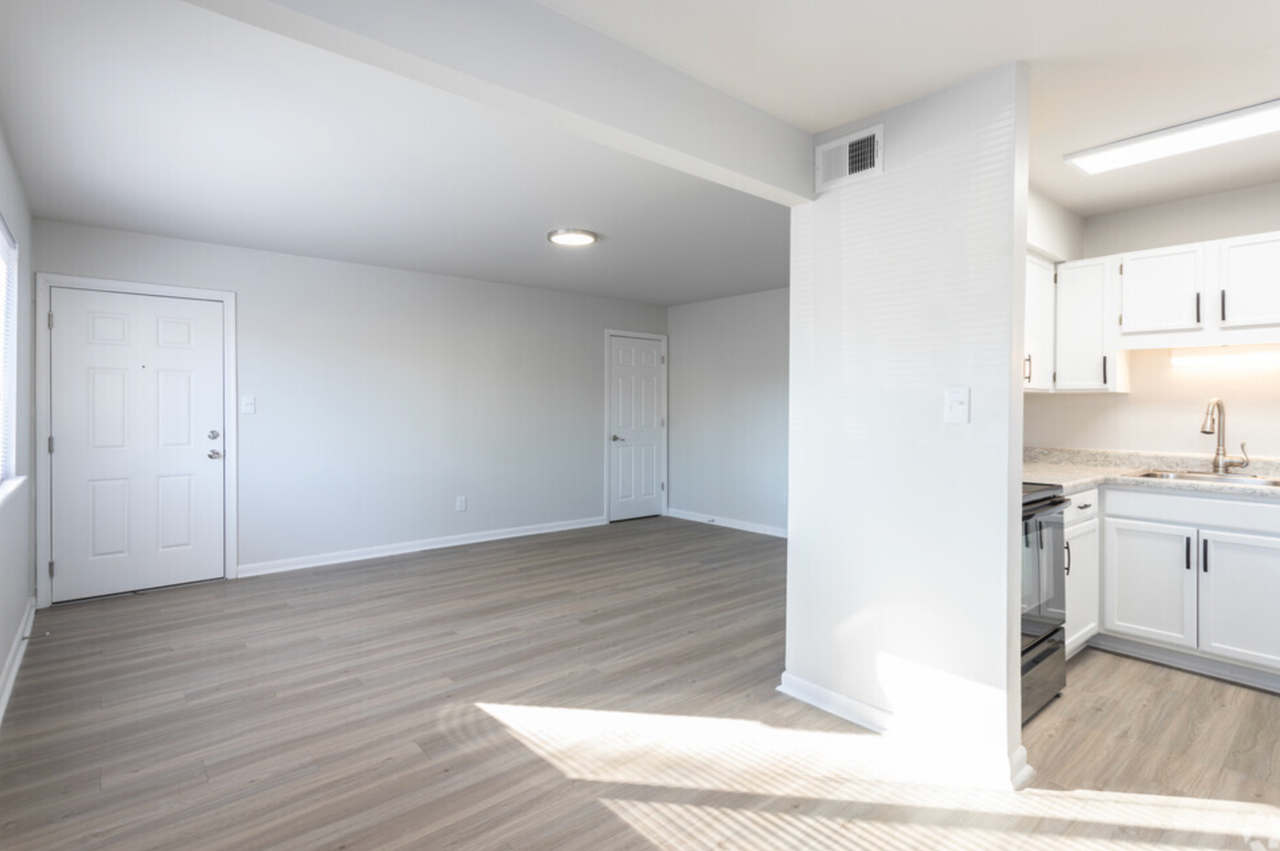 Autumn Lakes Apartments - Photo 4 of 22