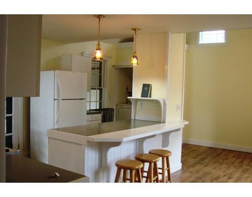 708 Main St - Photo 3 of 12