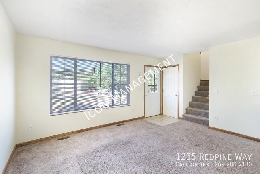 1255 Redpine Way #1255REDPIN - Photo 5 of 23