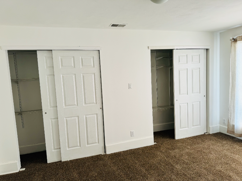 102 Jackson St - Photo 3 of 8