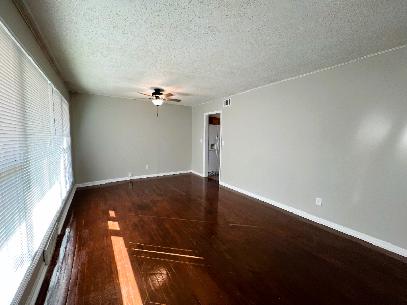 1722 W Regal St - Photo 2 of 17