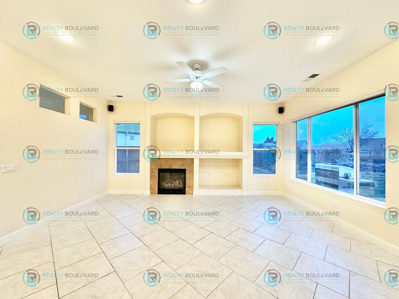 1775 Oxcart Ct - Photo 4 of 46