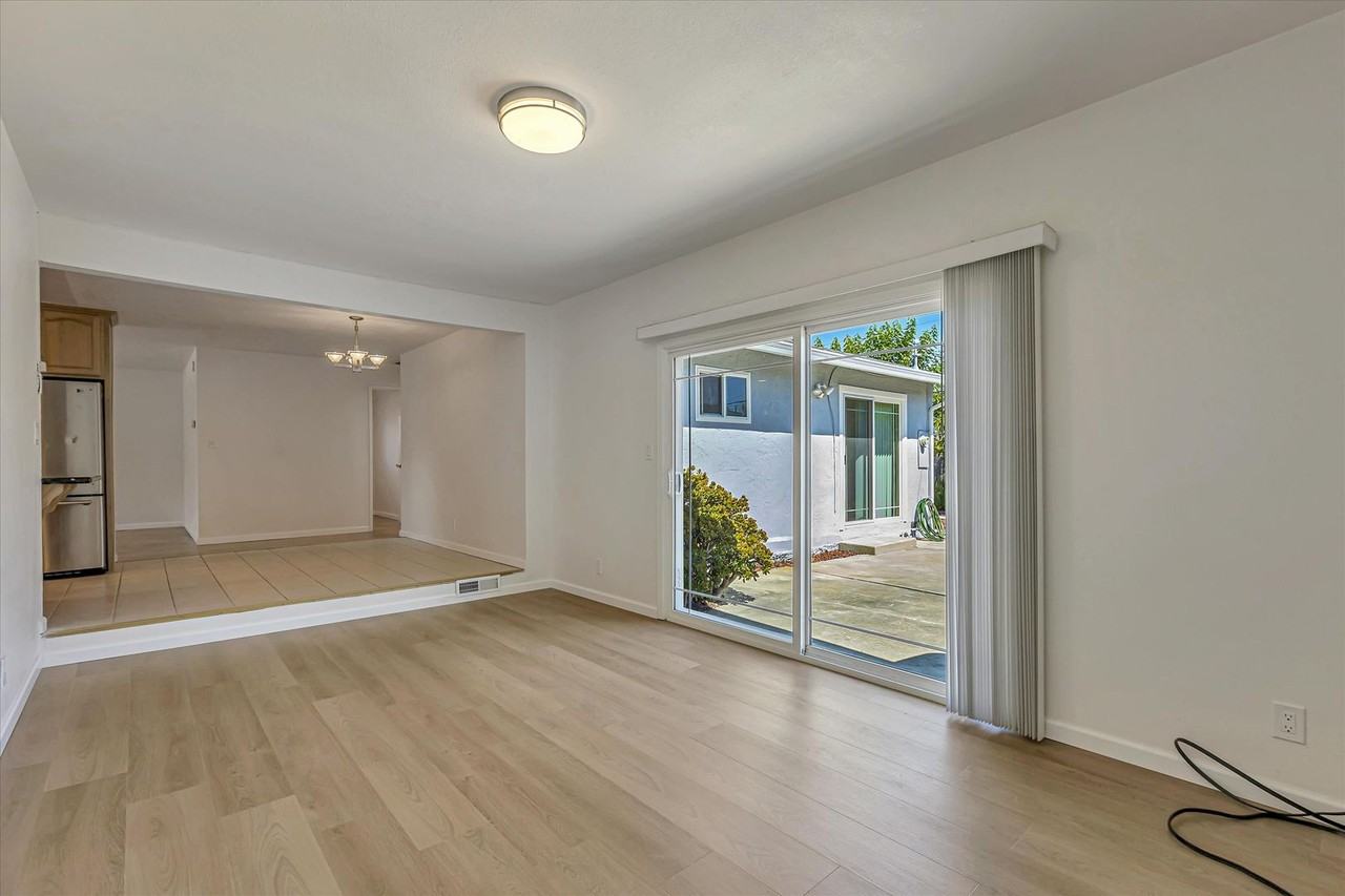 1112 Di Napoli Dr - Photo 4 of 46