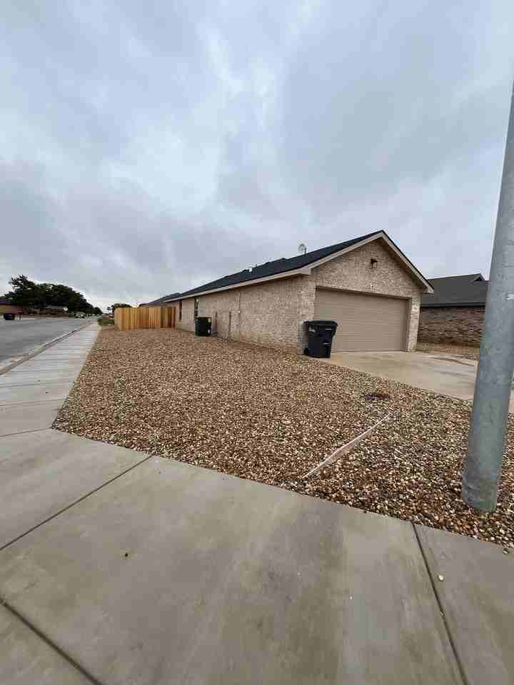 7701 Date Ave - Photo 3 of 22