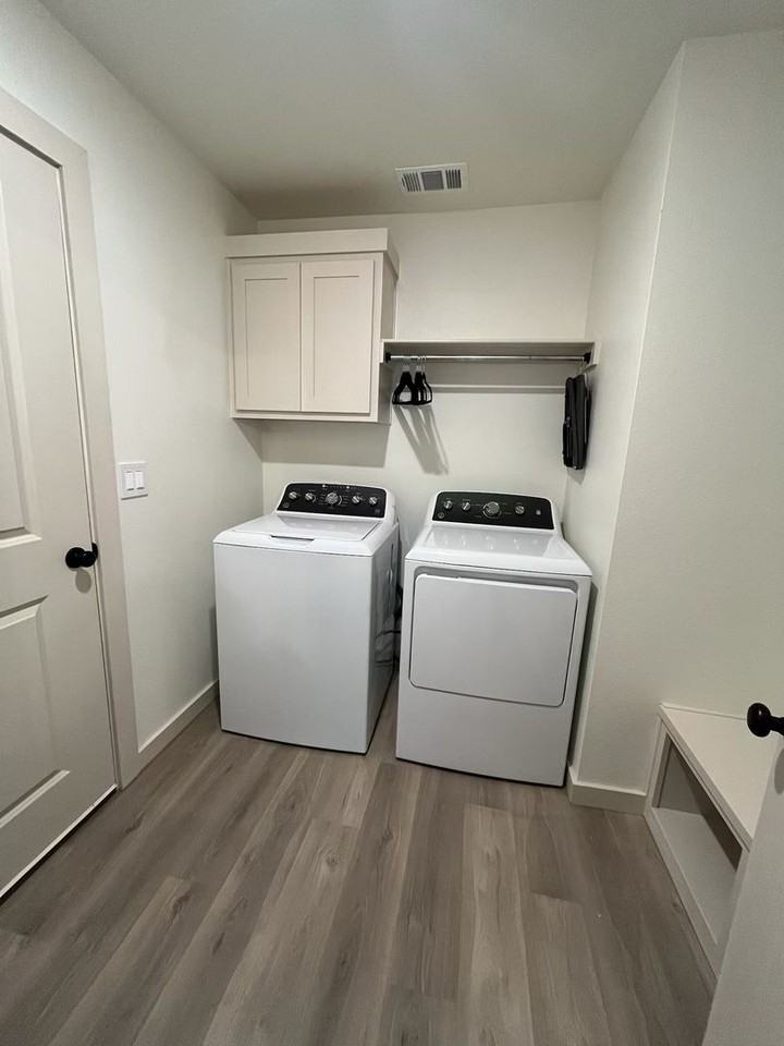 7701 Date Ave - Photo 4 of 22