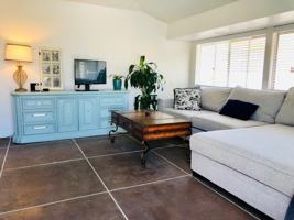 featured image of 4677 Winona Ave