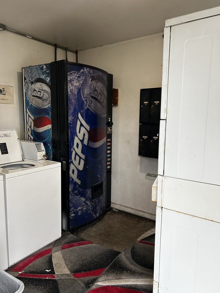 609 Warren St #E - Photo 5 of 10