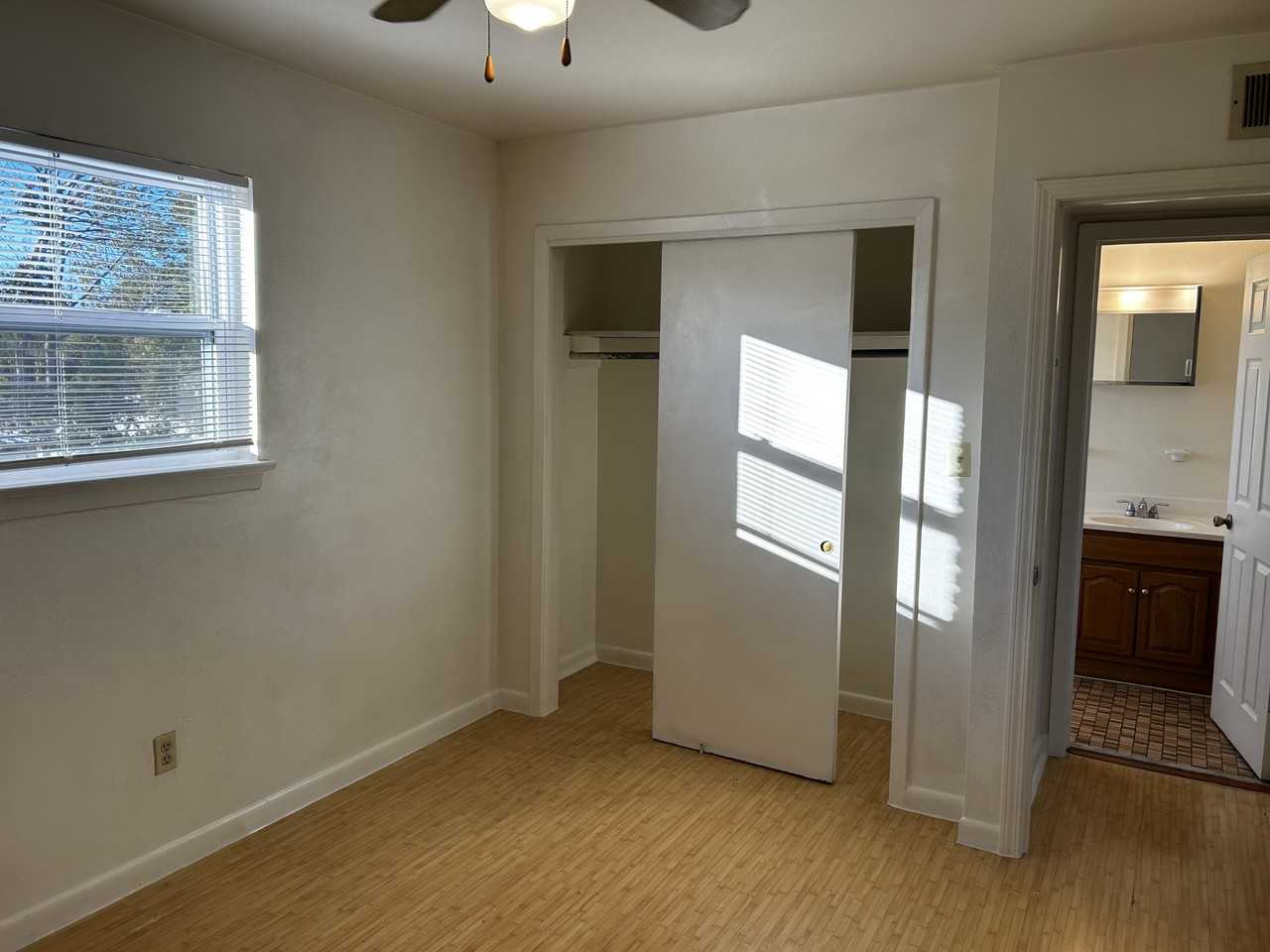 609 Warren St #E - Photo 6 of 10