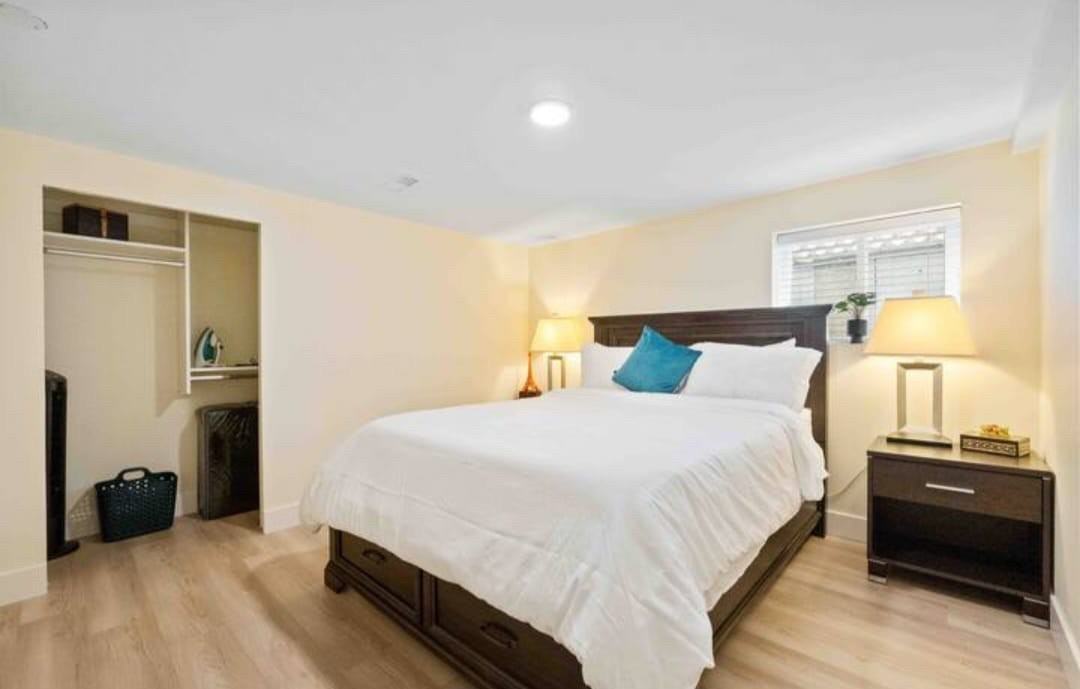 13220 16 Ave - Photo 3 of 8