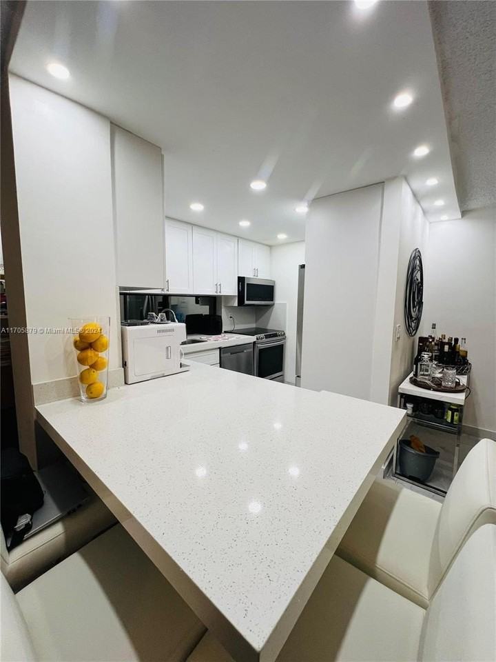 16909 N Bay Rd #112 - Photo 6 of 13