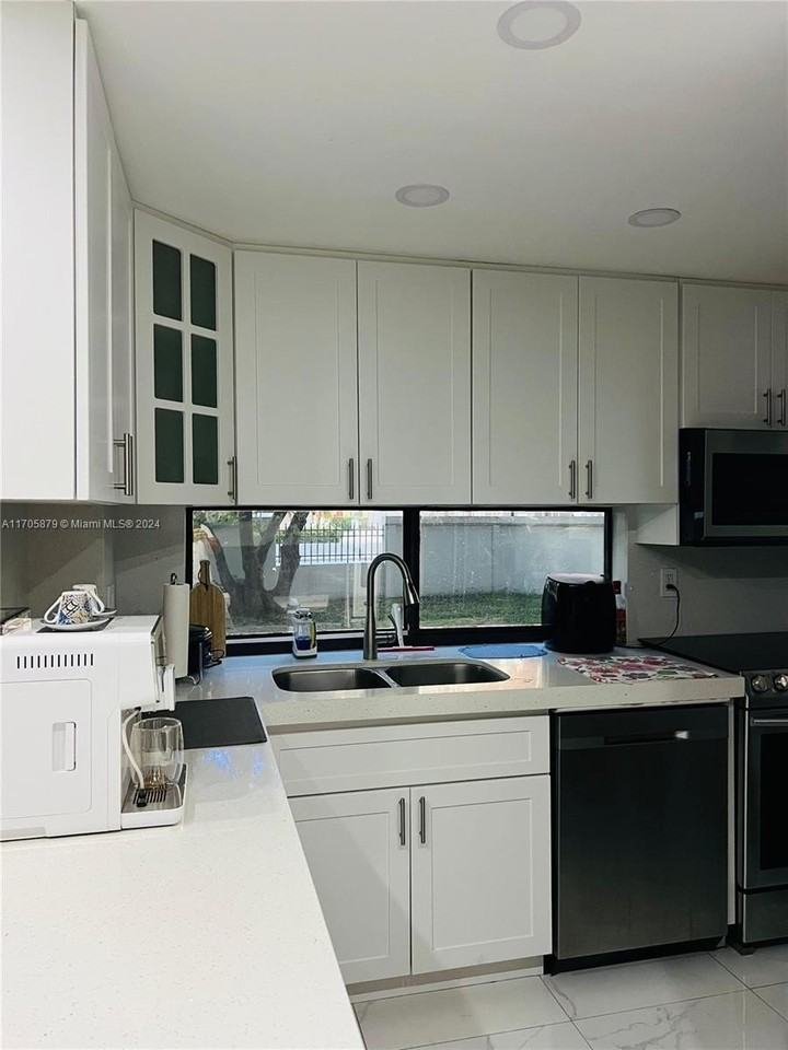 16909 N Bay Rd #112 - Photo 7 of 13