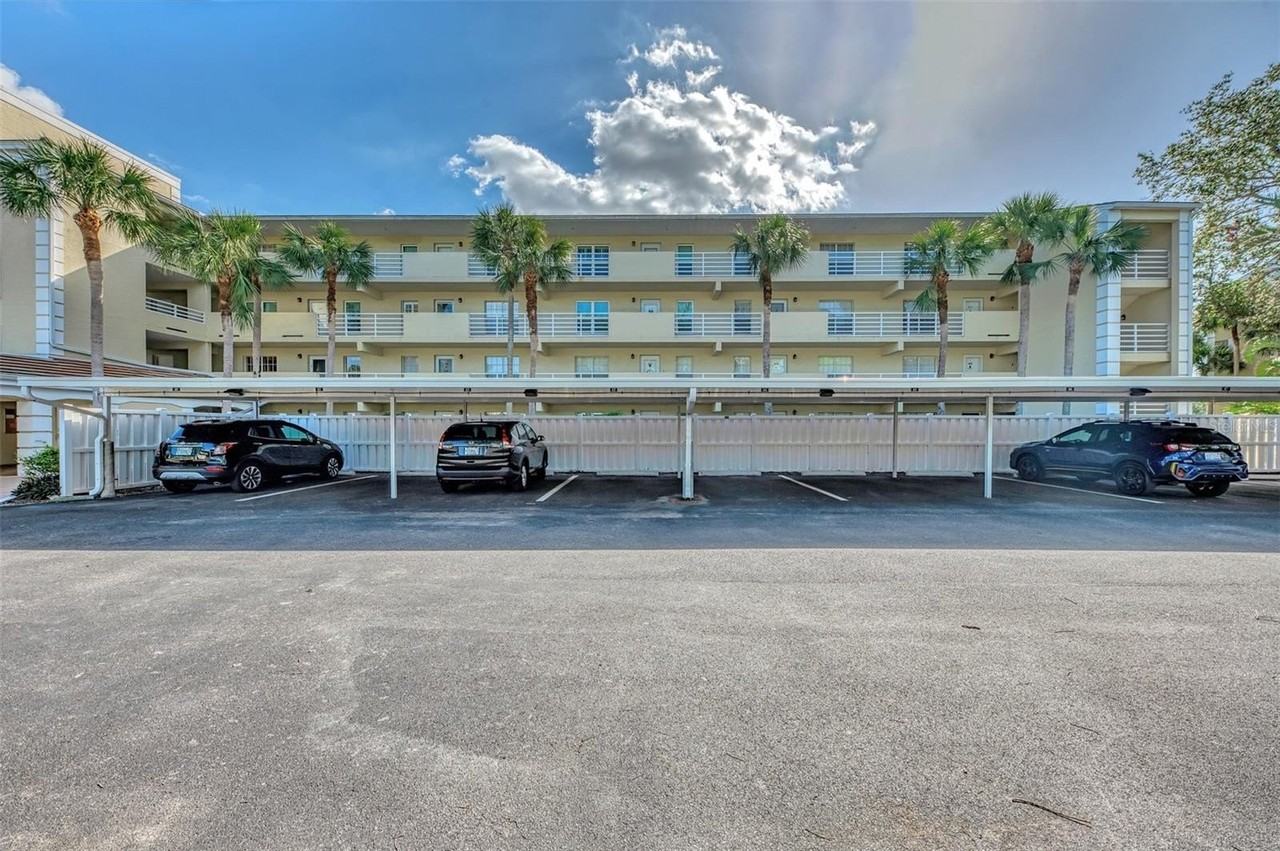 917 Wexford Blvd #917 - Photo 2 of 50