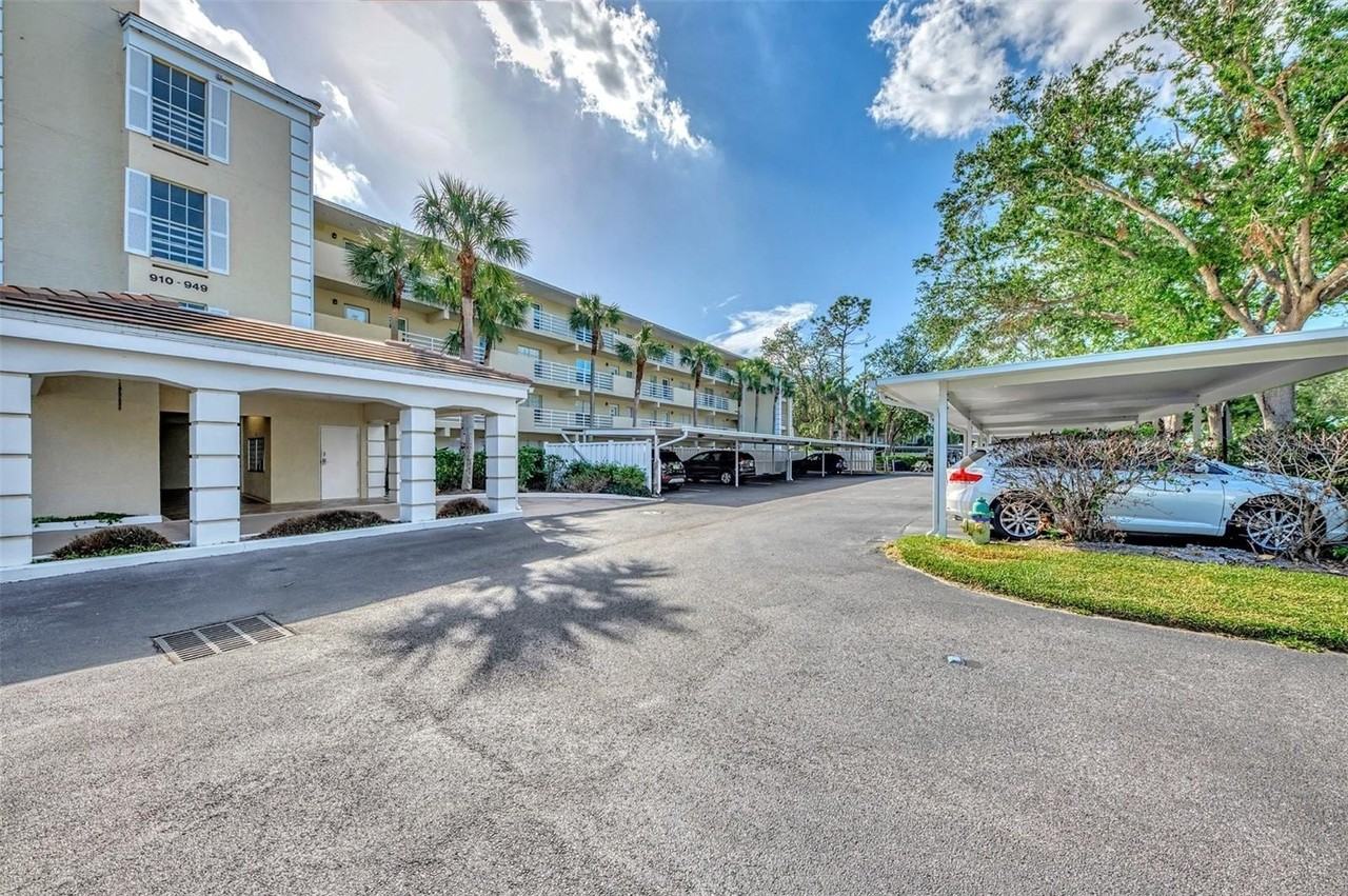 917 Wexford Blvd #917 - Photo 3 of 50