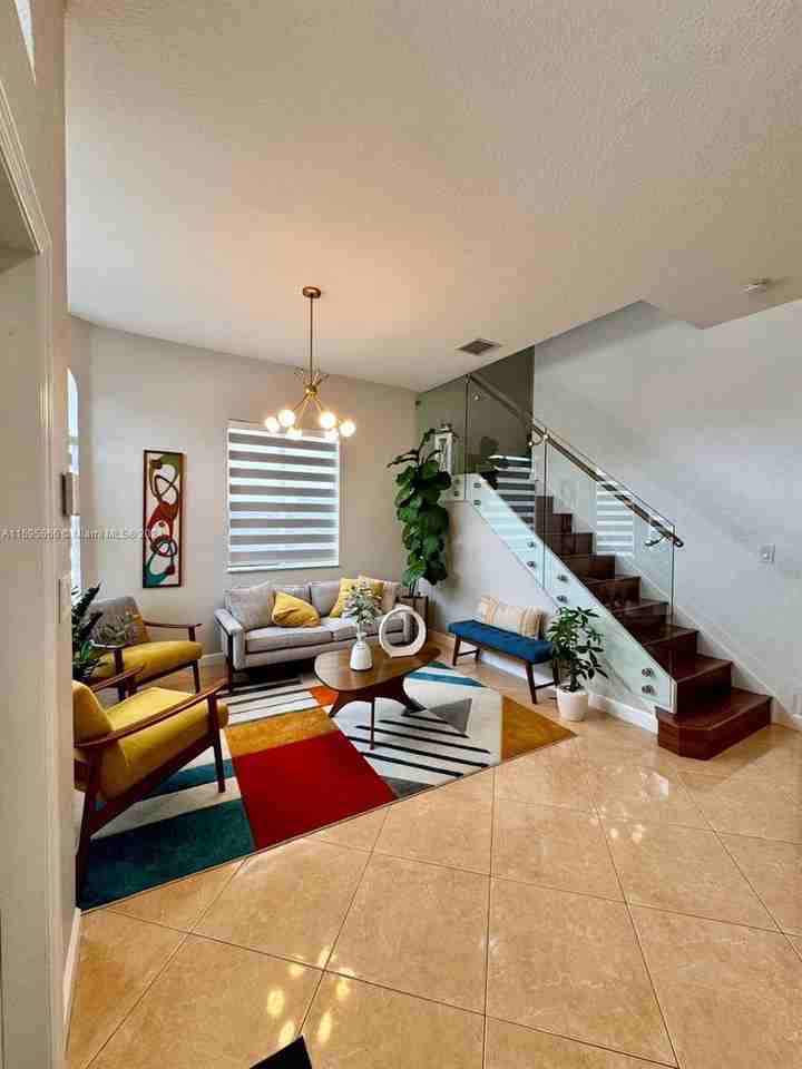 1501 Sw 154th Ct - Photo 2 of 8