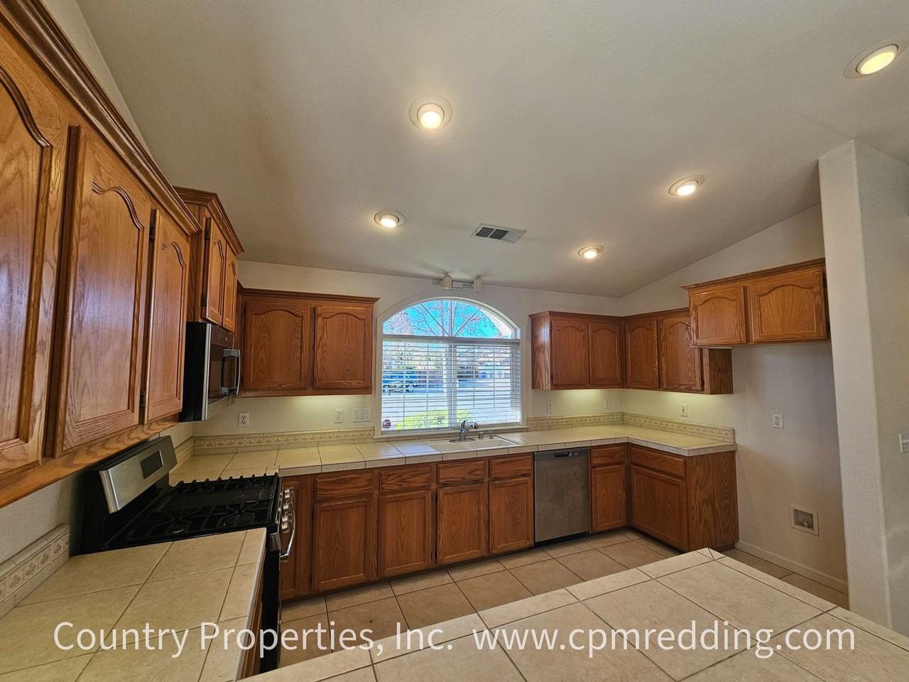 3875 Meadow Oak Way - Photo 3 of 20