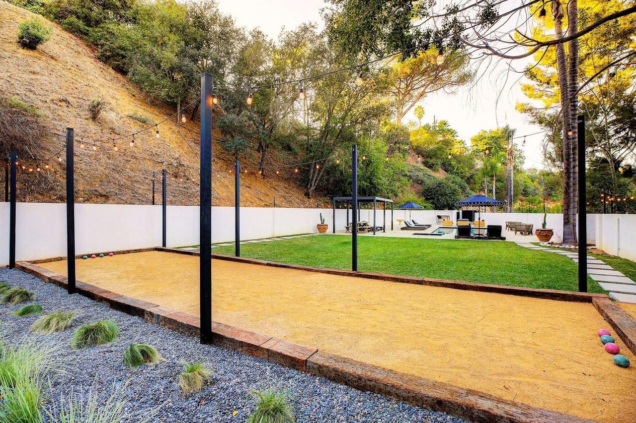 2570 Nichols Canyon Rd - Photo 6 of 41