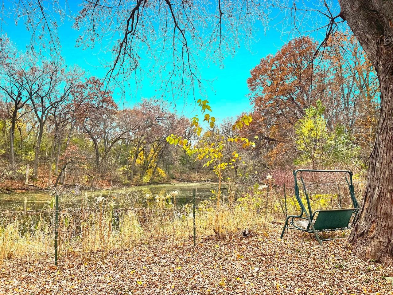 966 Sherren St W - Photo 2 of 21