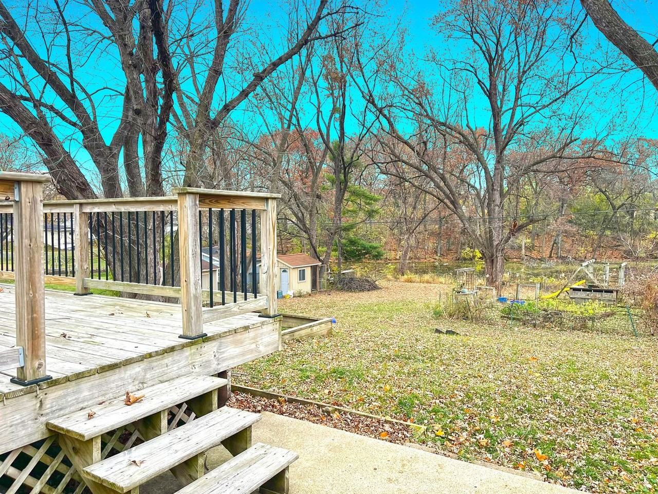 966 Sherren St W - Photo 3 of 21