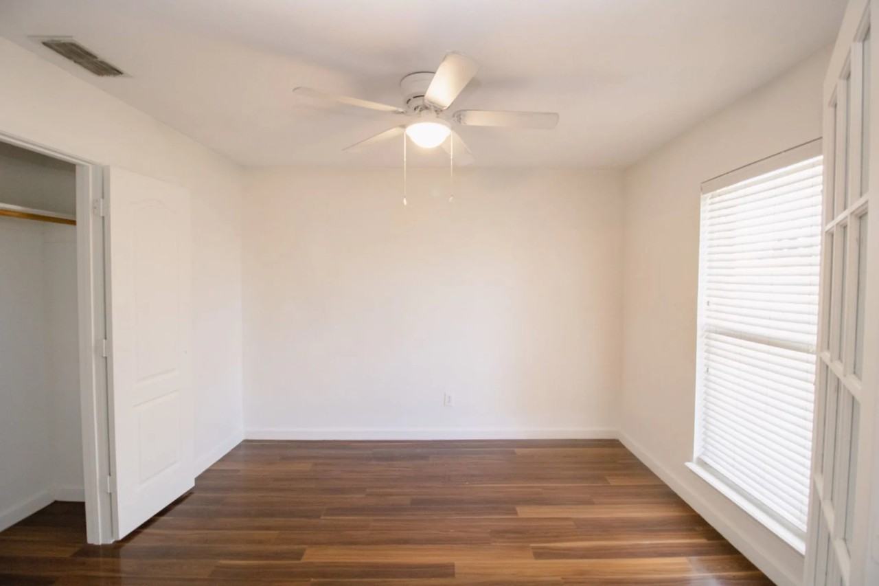 3219 108th St - Photo 3 of 15