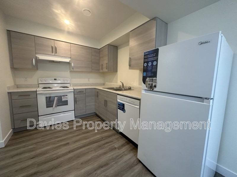 11903 93 St Nw - Photo 5 of 10