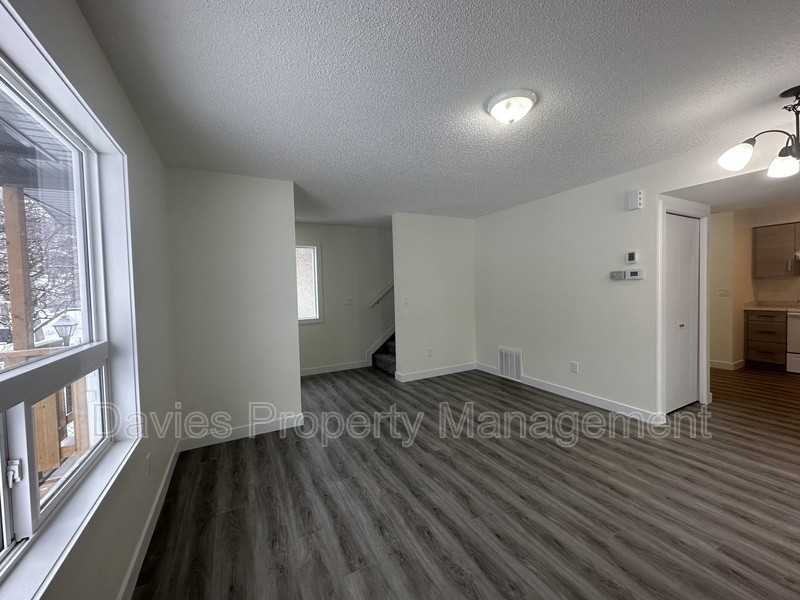11903 93 St Nw - Photo 6 of 10