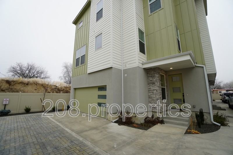 495 E Violets Cove Ln