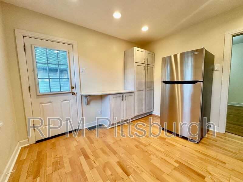 414 Hastings St - Photo 3 of 21