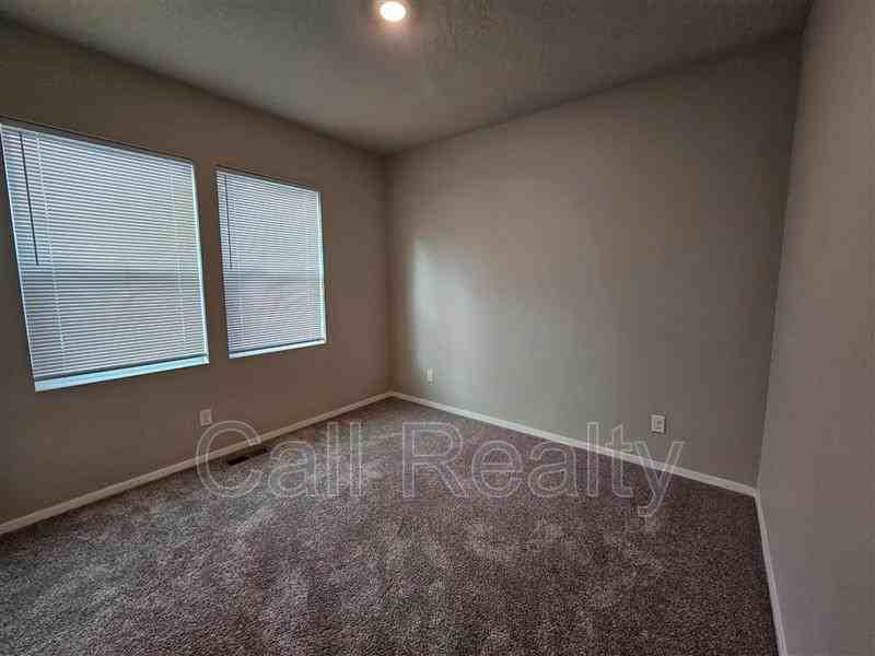 3236 N Mckinnon Rd - Photo 5 of 23