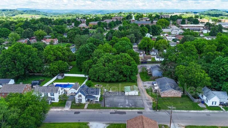 714 E Jefferson St - Photo 3 of 13